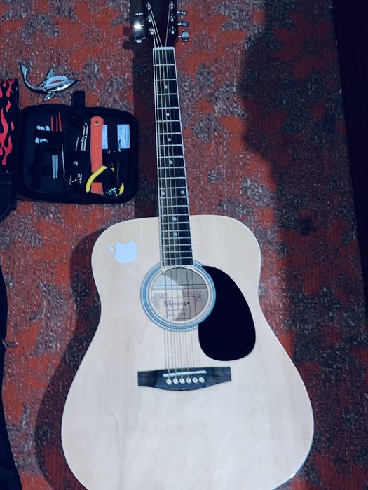 Продам гитару акустику