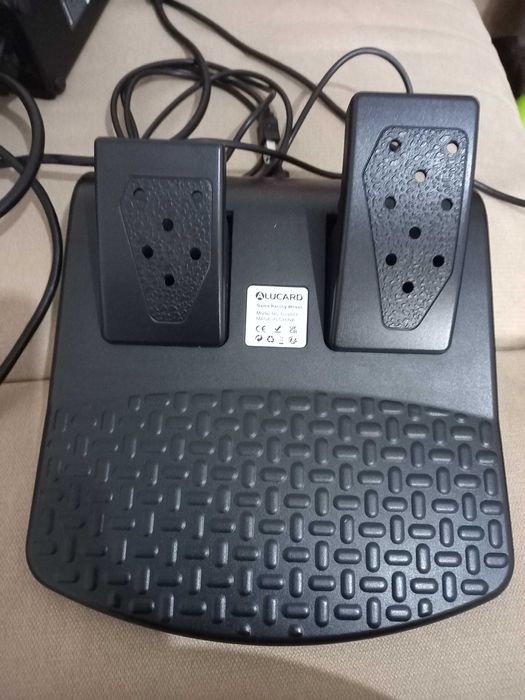 Vand volan alucard cu pedale