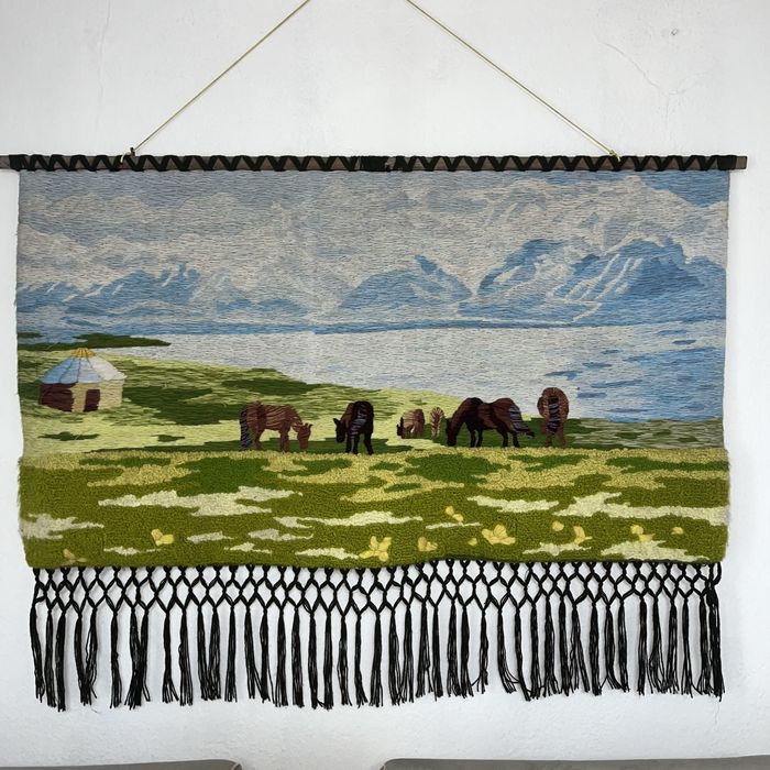 Ковёр, настенный из ламы.