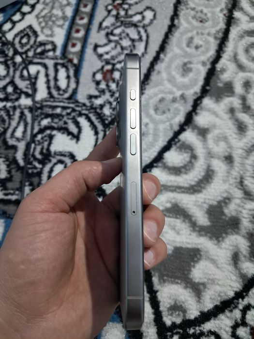 iPhone 15 pro срочно сотилади