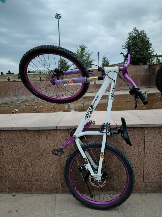 В продаже велосипед  дирт