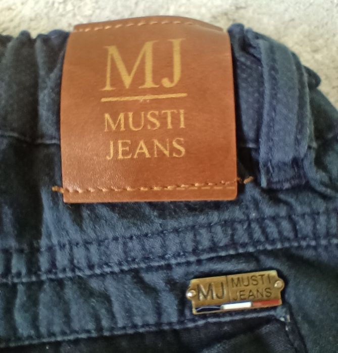 Продам брюки на мальчика