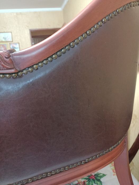 Кожаные кресла 2 штуки