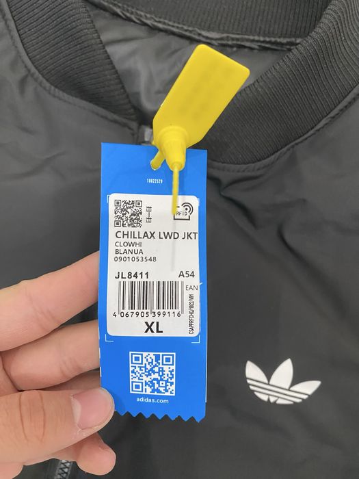Продается Adidas куртка новый!