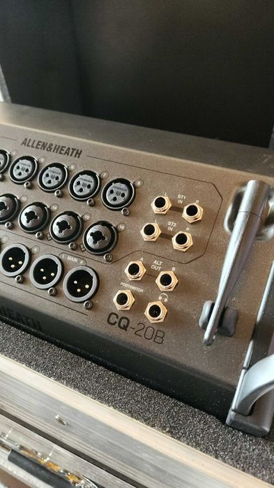 Mixer digital Allen & Heath CQ20B
