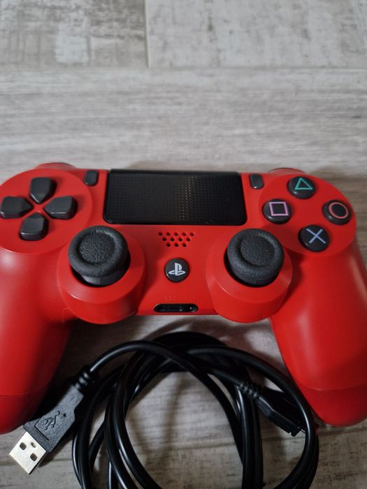 Vând Controller Sony DualShock 4 V2 Original - Magma Red