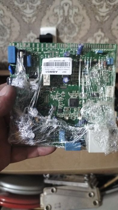 Продается газ котёл запчасти