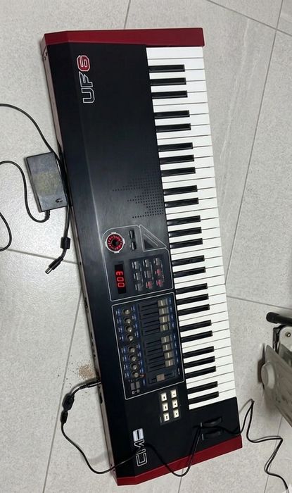 Midi клавиатура uf6