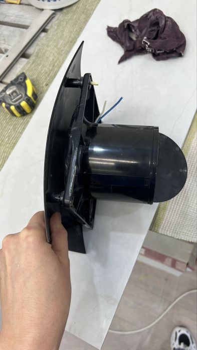 Вытяжка с обратным клапаном