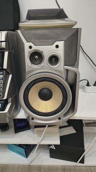 Sony RXD8S с оригинални те си Тонколони