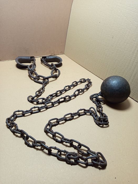 Старинна Ковани Затворнически Окови.