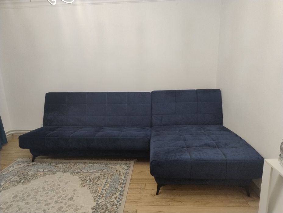 Продаётся синий диван