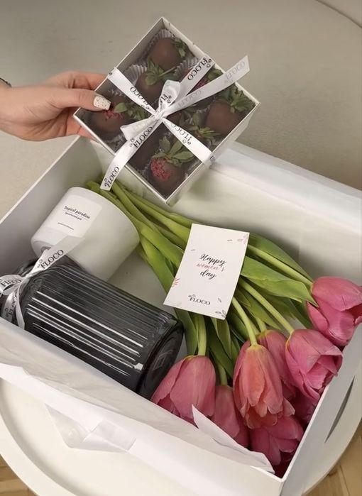 Корпоративные подарки боксы с цветами