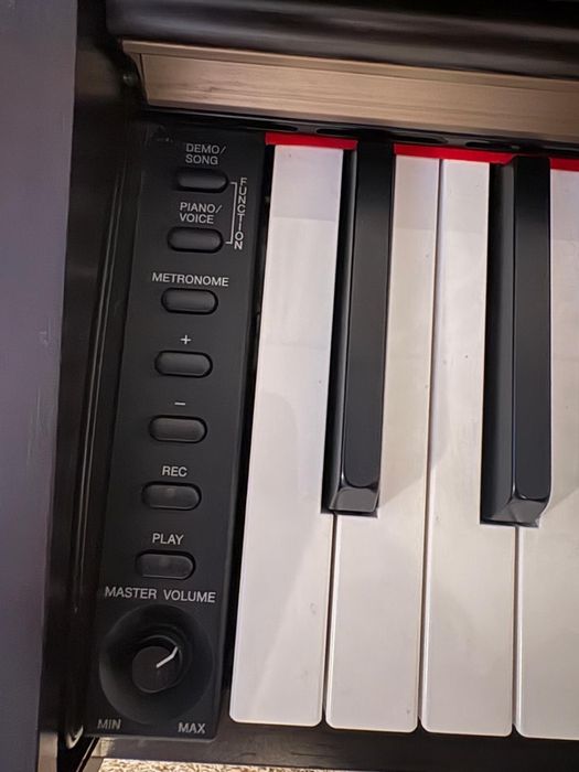 Pian Yamaha Clavinova CLP 320 si Scaun