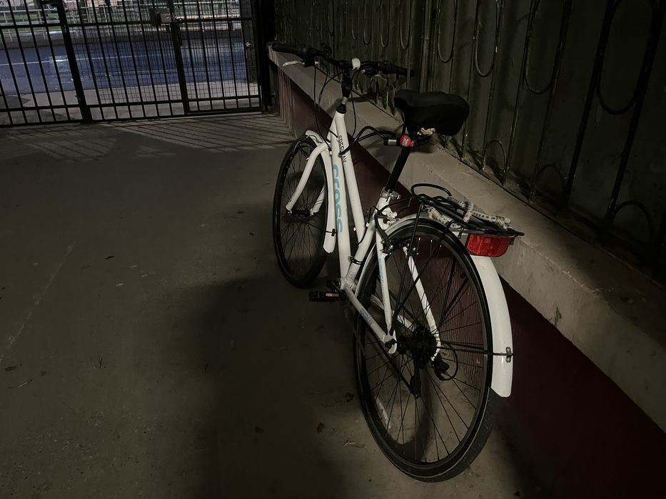 Vând bicicletă damă – ca nouă.