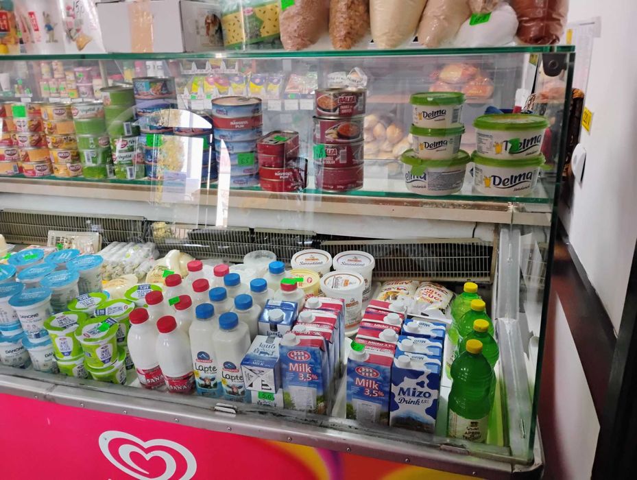 Vitrine frigorifice diverse marimi ,rafturi magazin in stare excelenta