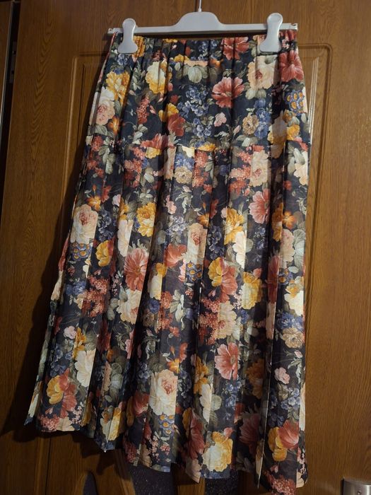 Vând Fustă Damă Elegantă Lungă Mărimea L