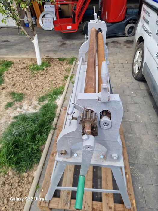 Masina de roluit tabla pt.burlane jgheaburi