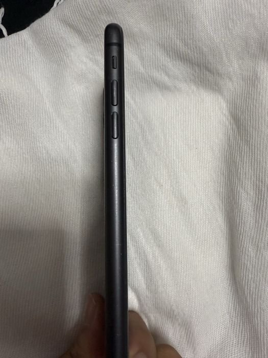 Айфон 11 в хорошем состоянии