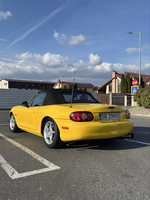 Mazda MX-5 NB FL 2002 – 1.6 – Phoenix Edition – AC – soft top nou