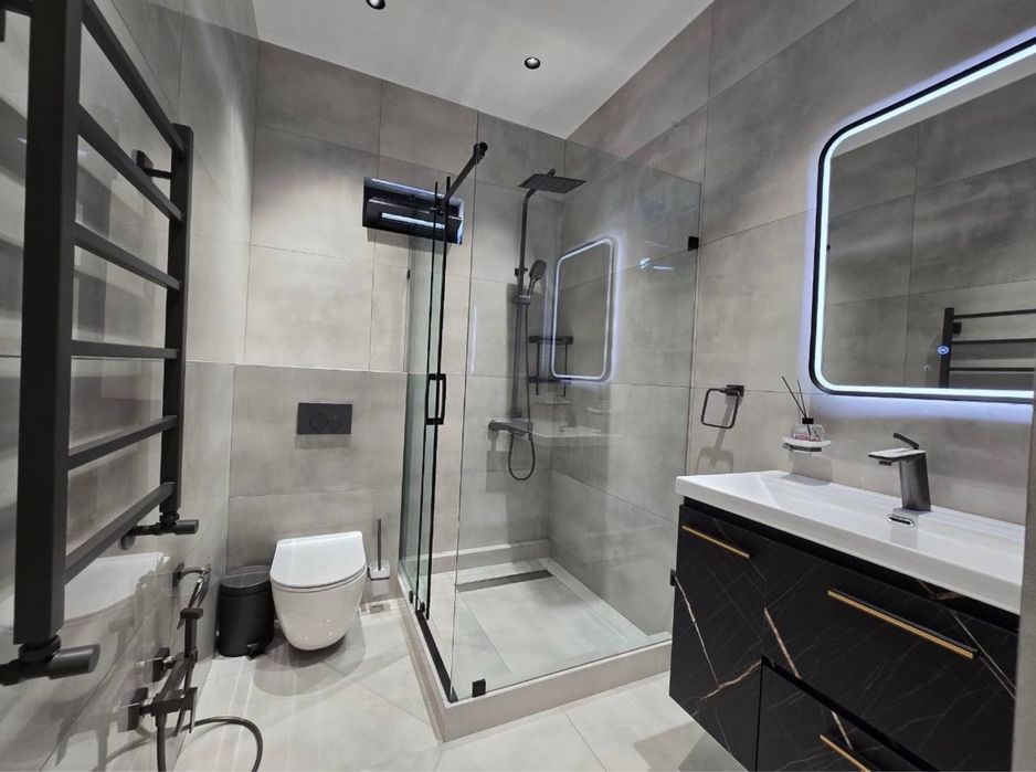 Сдаётся шикарная квартира в Жк Riyoziy!!! 5-ком пентхаус в центре!!!