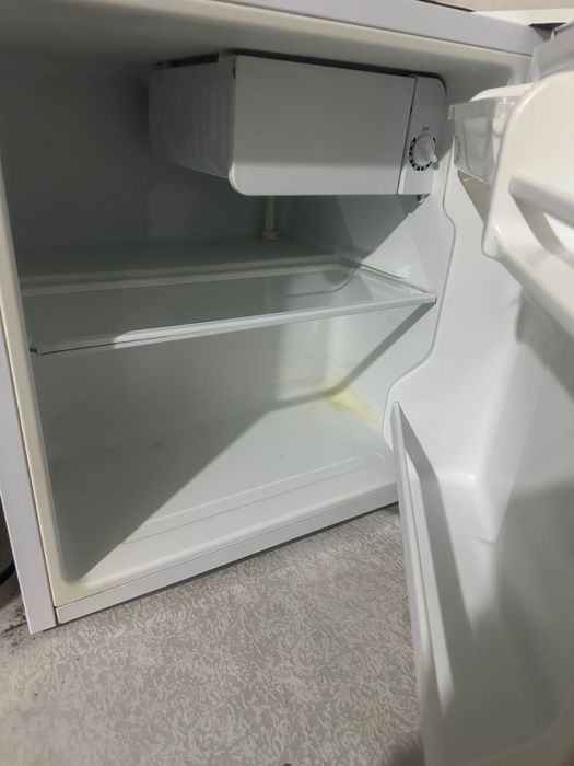 Продантся холодильник в илелаьном состояни