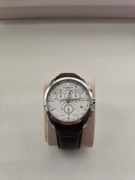 Продам часы tissot 1853
