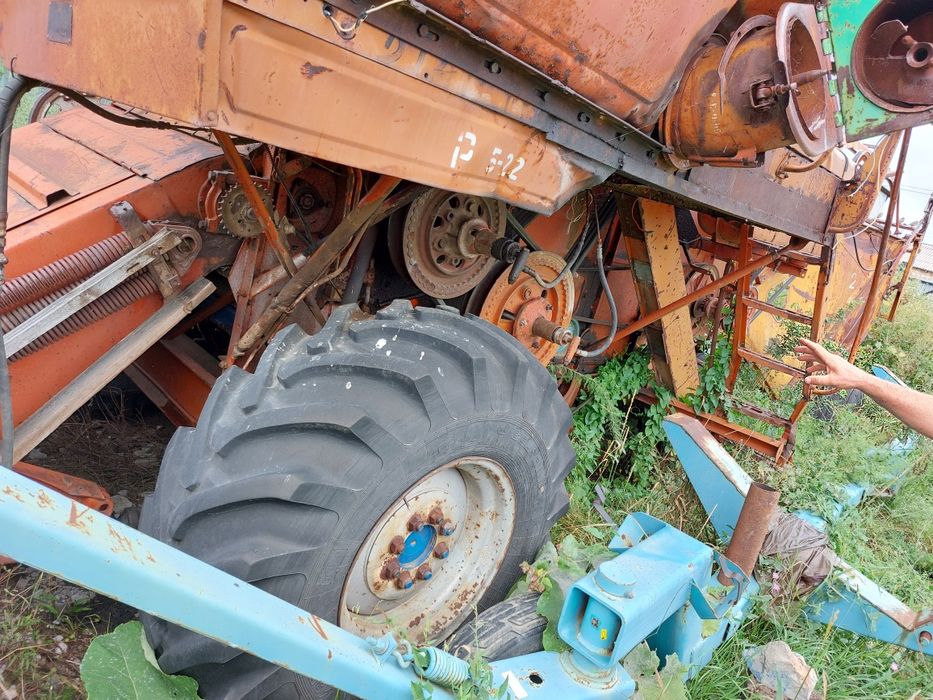 Продам комбайн НИВА