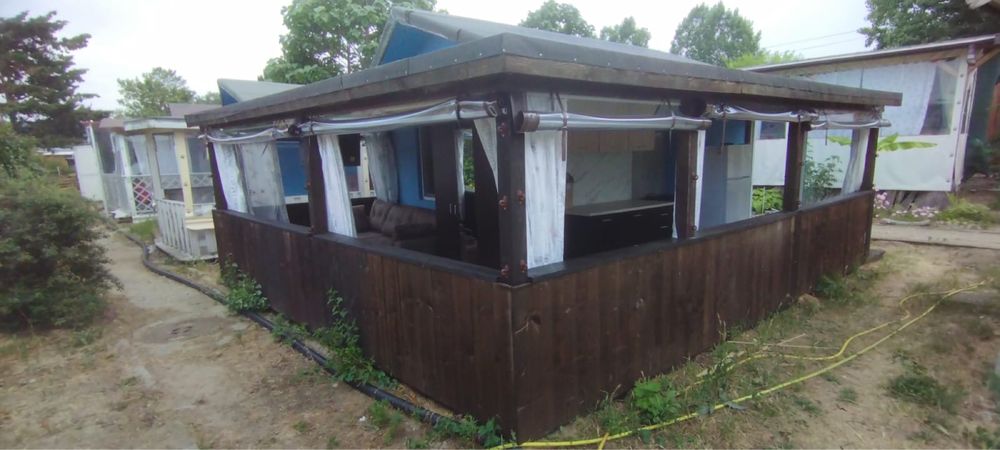 Бунгало къмпинг смокиня