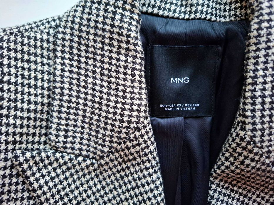 Ново дамско сако MANGO