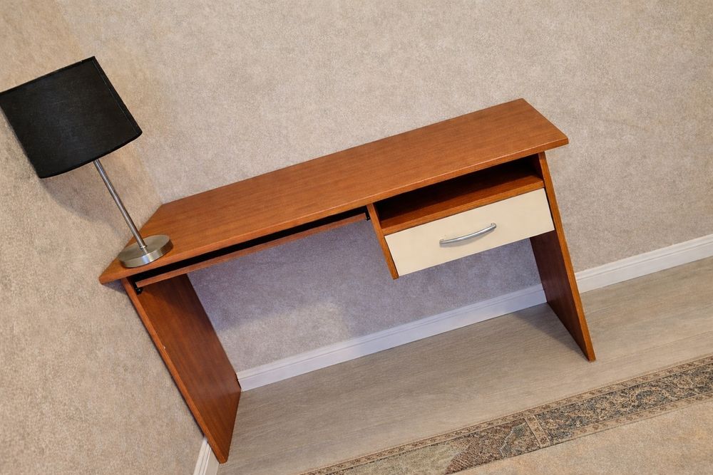 Срочно Стол для работы