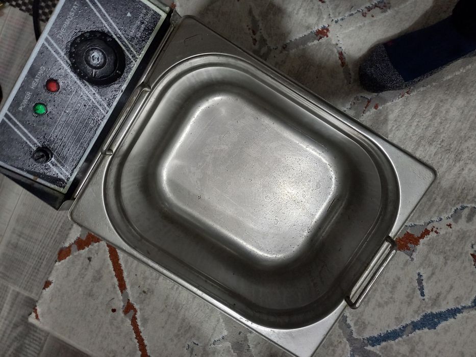 Продам фритюрницу в хорошем состояний б.у