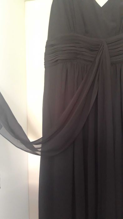 Официална черна рокля