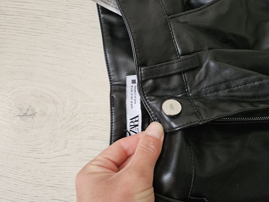 Кожен панталон Zara