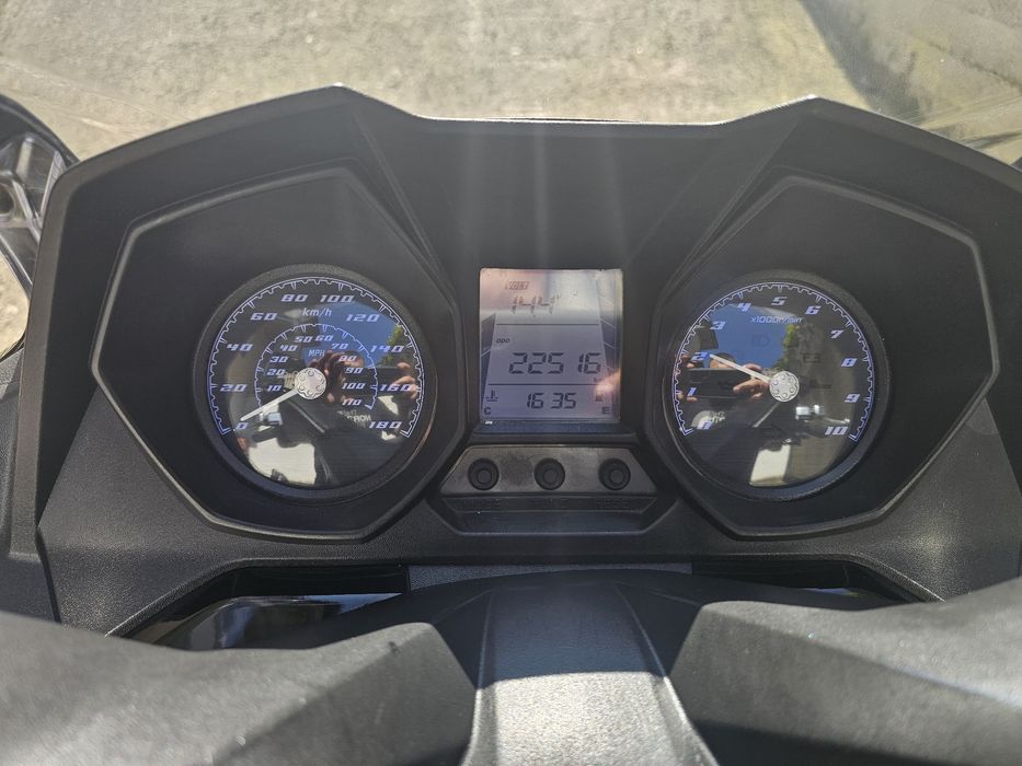 Kymco Downtown 350