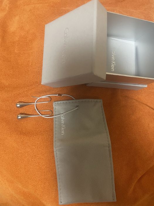 Calvin Klein дамски обеци. Цена 30€