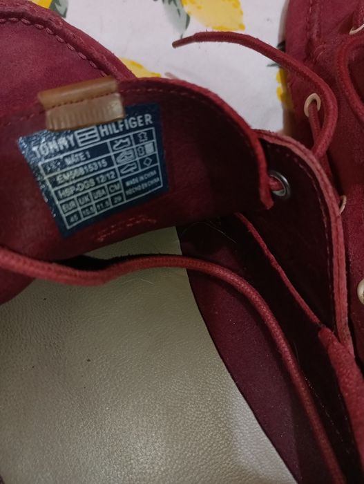 Tommy Hilfiger N 45 кожени - 15 €