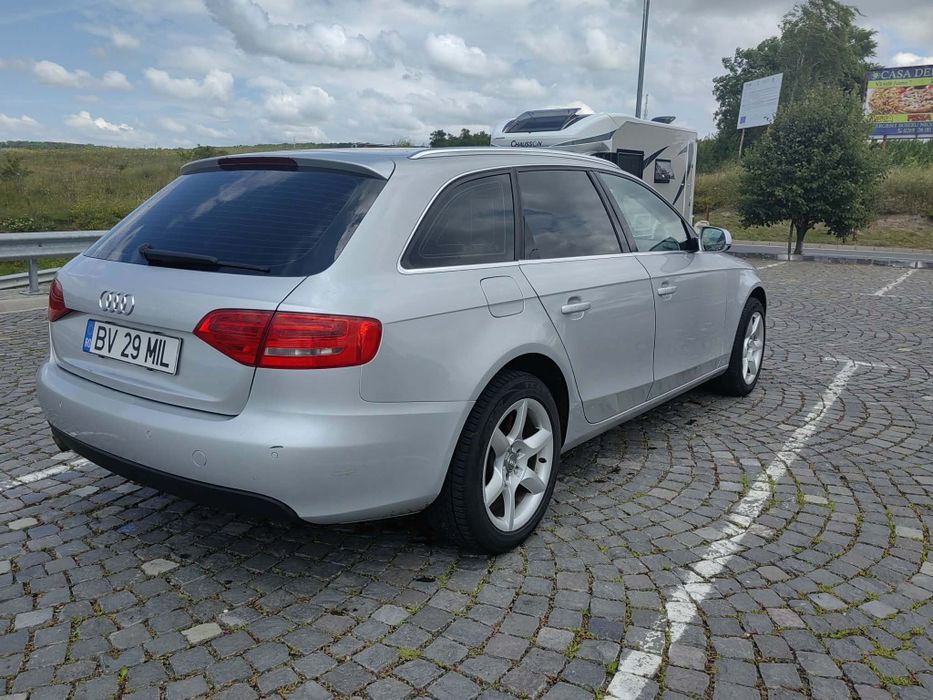Vând autovehicul Audi