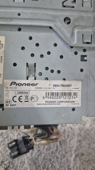 Casetofon Pioneer DEH-7300BT