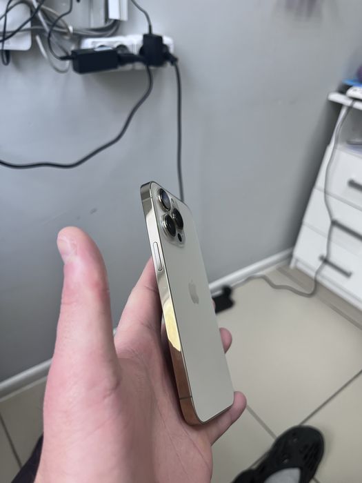 Продам айфон 13 pro