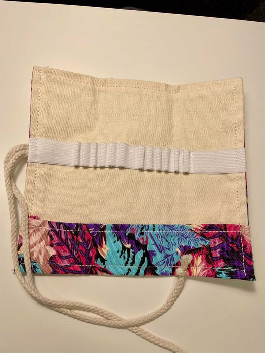 Калъф за четки с 14 места