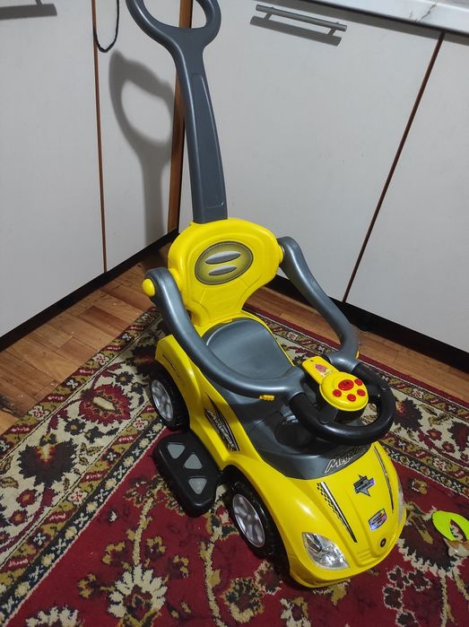 Детская машинка толокар