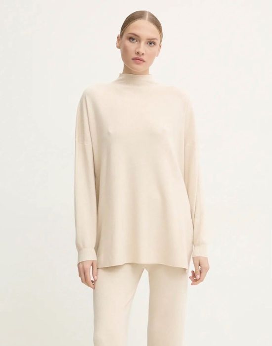 Пуловер от изчистен трикотаж