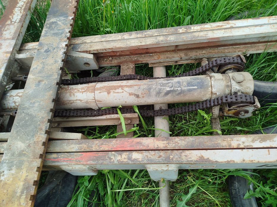 Braț excavat tractor