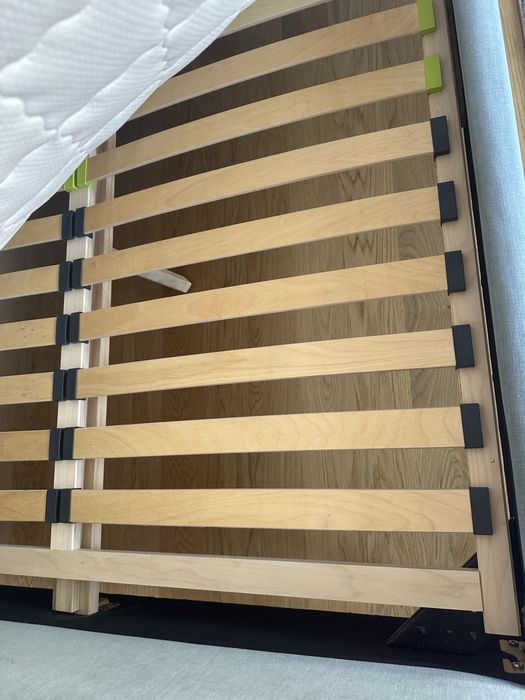 Pat dormitor 140/200 cu somiera si saltea