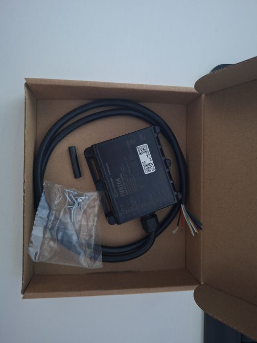 GPS трекер Teltonika FMB204