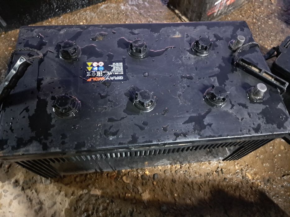 Рабочий бу аккумуляторы 225 230