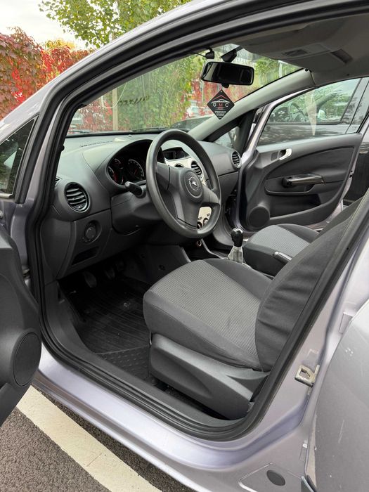 Opel Corsa D 2007 - 71.000 km - 3000 EURO