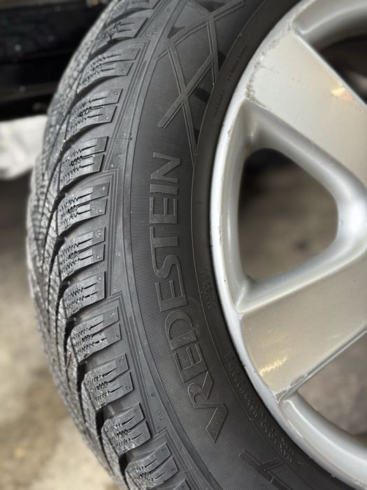 205/55/16 зимни гуми Vredestain