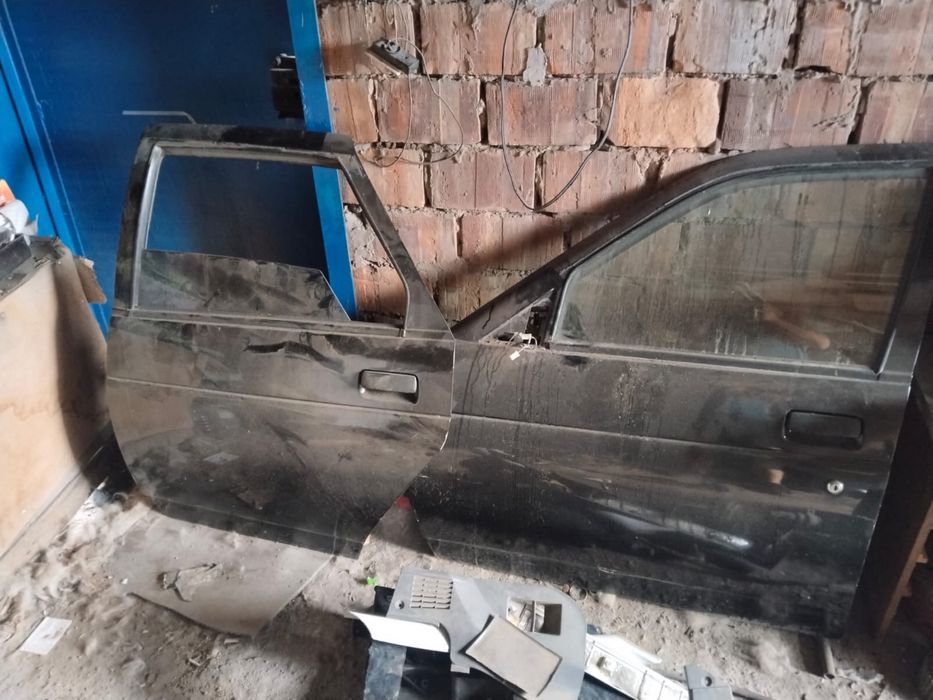 Продаю дери приора состояние среднее